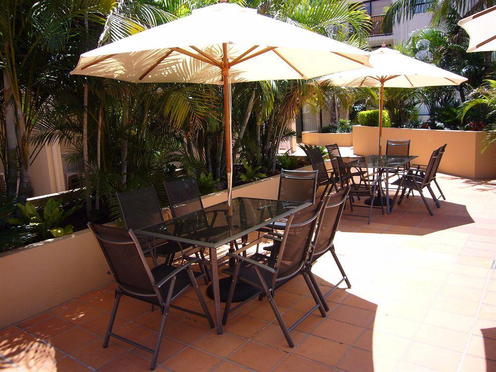 Chevron Palms By Gold Coast Premium Aparthotel Exterior photo