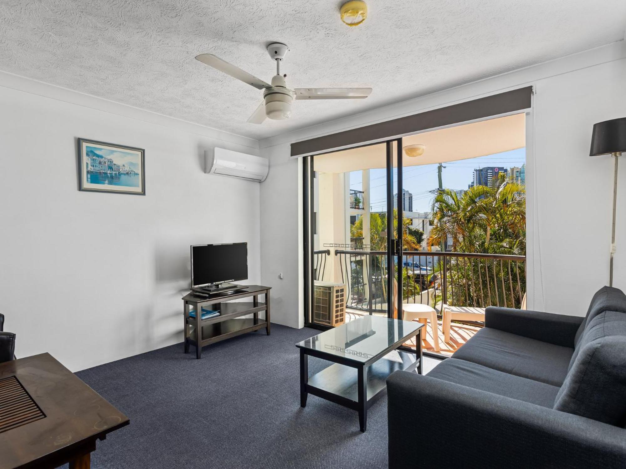 Chevron Palms By Gold Coast Premium Aparthotel Exterior photo